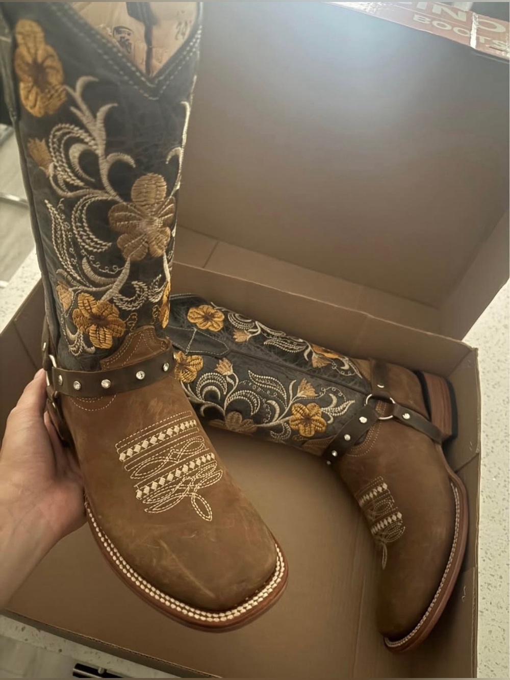 Women’s Floral Embroidered Brown Western Heeled Boots